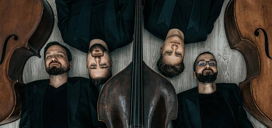 Bass_4: „Kontrabosų magija“