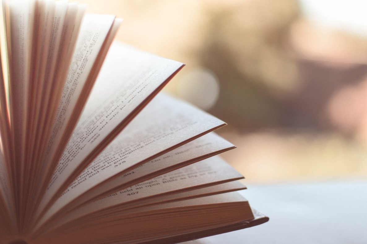 Literatūros paroda "Nuo mažens visą svietą mylėjau..." Ignalinos viešojoje bibliotekoje