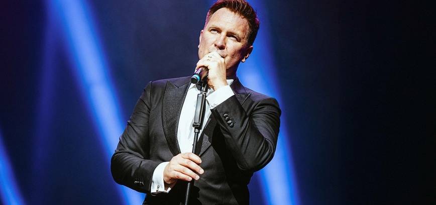 Eugenijus Chrebtovas | Tom Jones tribute