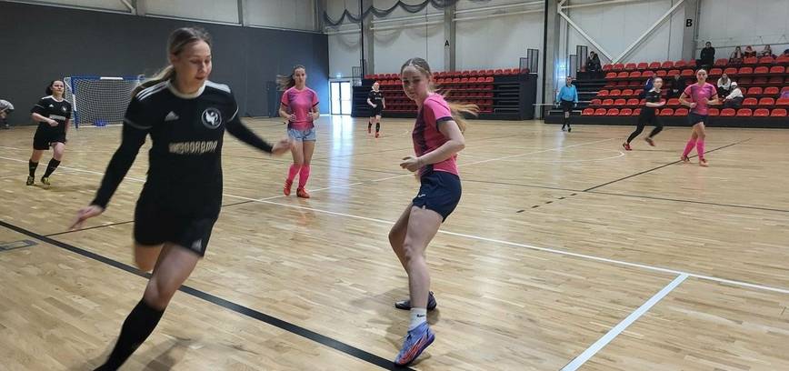 Atviras kalėdinis moterų futbolo turnyras