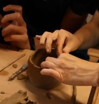 Lipdymo ir glazūravimo edukacija keramikos studijoje "MolioMinkis"