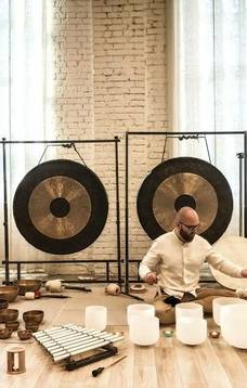 Transcendentinis gongų patyrimas – gongų maudynės Ignalinoje