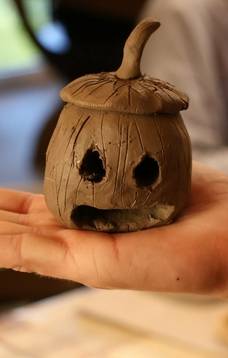 Kūrybinės keramikos dirbtuvės keramikos studijoje "MolioMinkis" 