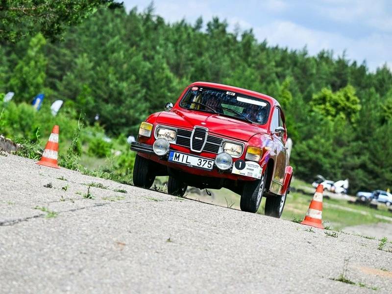 Palūšėje lankysis istorinių automobilių ralio dalyviai