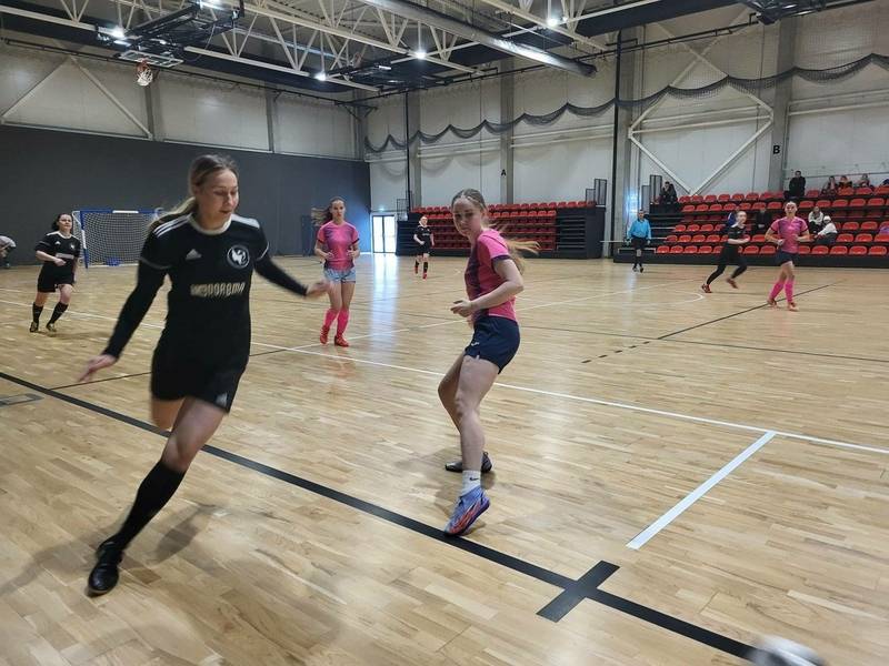 Atviras kalėdinis moterų futbolo turnyras