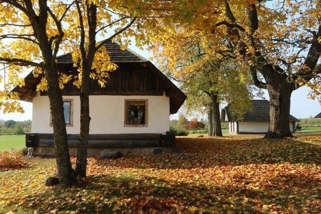 Ažvinčiai homestead