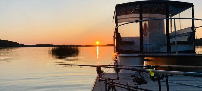 Pramoginis laivas „Laumė“