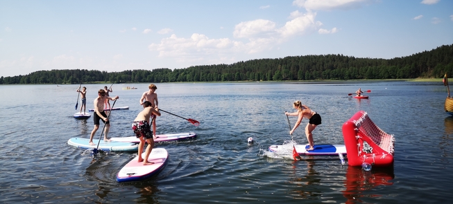Komandinis žaidimas – varžybos – irklenčių polas